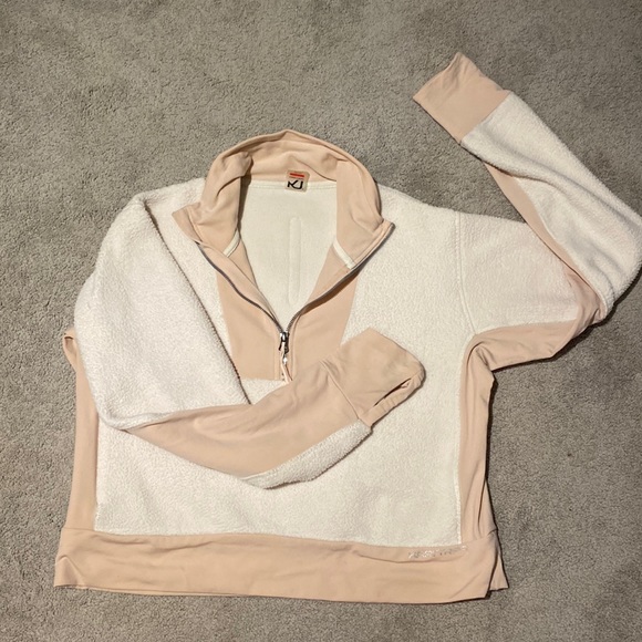 Kari Tara Fleece - Picture 2 of 6